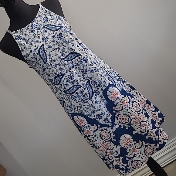 Sundress no label nor size.  Plz see pics.  Cute dress - Picture 1 of 7